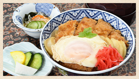 望遠閣の「カツ丼」